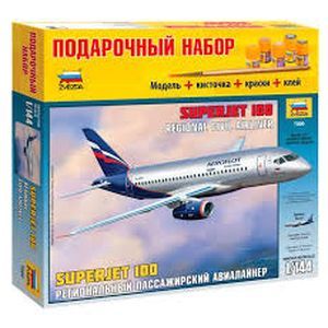 Пассажирский авиалайнер 'Суперджет 100'